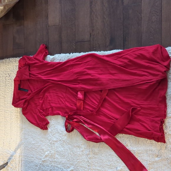 Dresses - Picture 2 of 8